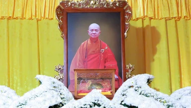 Di ảnh, y bát cố Hòa thượng Thích Trung Phú
