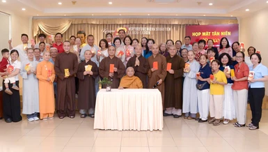 Niềm hoan hỷ của cán bộ, nhân viên và cộng tác viên Báo Giác Ngộ trong ngày gặp mặt đầu năm mới - Ảnh: Bảo Toàn/BGN