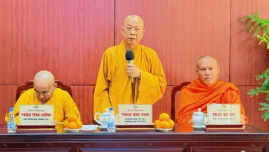 Thượng tọa Thích Huệ Khai, Ủy viên Thường trực Hội đồng Trị sự, Trưởng ban Trị sự GHPGVN tỉnh Đồng Nai chủ trì phiên họp 