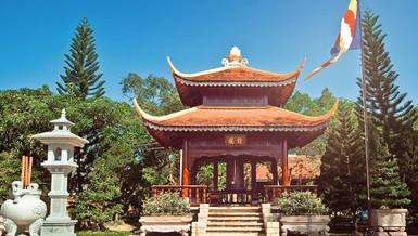 Tháp chuông tại thiền viện Thường Chiếu