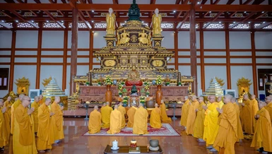 Trang nghiêm khóa lễ
