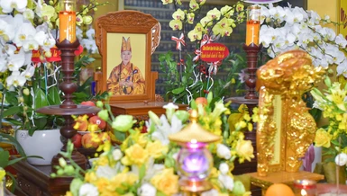 Hương án tưởng niệm Hòa thượng Thích Huệ Trí tại Tổ đường chùa Quang Minh - Ảnh: Quảng Đạo