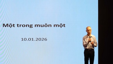 Tiến sĩ Nguyễn Tường Bách chia sẻ về chủ đề “Một trong muôn một” tại buổi giao lưu vào chiều 10-1 - Ảnh: Lương Hoàng