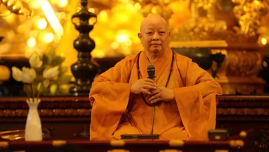 Hòa thượng Thích Lệ Trang khai thị nhân mùa Phật đản Phật lịch 2570 - Ảnh: Trương Hoàng Giang
