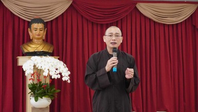 Đại đức Thích Quảng Kiến chia sẻ kỹ năng viết bài gửi báo Giác Ngộ