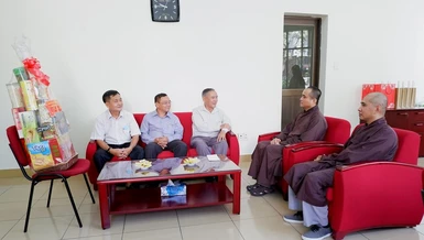 Buổi thăm và trò chuyện thân mật của lãnh đạo Ban Dân vận Thành ủy TP.HCM với chư tôn đức báo Giác Ngộ