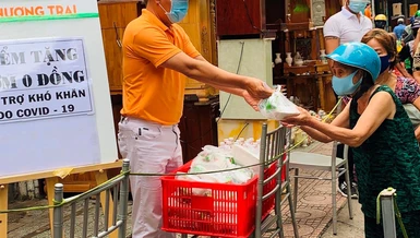 Hội Pháp Hoa Ấn Quang tiếp tục chung tay chia sẻ phần nào khó khăn với bà con TP.HCM 