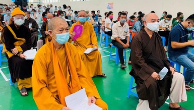 Chư tôn đức Ban Trị sự GHPGVN tỉnh Quảng Nam đã được tiêm mũi đầu tiên vắc-xin phòng Covid-19