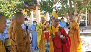 Hòa thượng Thích Quảng Xả sáu tỉnh cầu nguyện công trình Tổ đường chùa Khánh Sơn sớm được hoàn thành