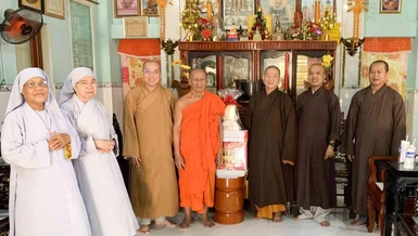 Đoàn Ban Trị sự GHPGVN tỉnh Bạc Liêu chúc Tết Chôl Chnăm Thmây