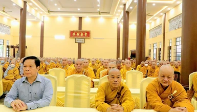 Chư Tăng sinh hoạt Giáo hội, với sự tham sự của ông Trưởng ban Tôn giáo tỉnh