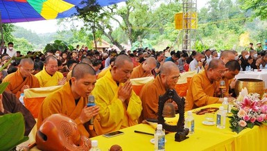 Lễ đúc Đại hồng chung chùa Báo Ân, thị xã Đông Triều