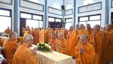  Chư tôn đức Tăng đã đối thú Tự tứ kết thúc 3 tháng an cư 