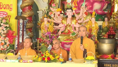 Chùa Trung An (Bình Phước) tổ chức lễ Vu lan, dâng y ca-sa