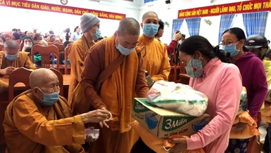 Ni giới Hệ phái Khất sĩ vận động cứu trợ đồng bào sau bão Noru tại các tỉnh miền Trung