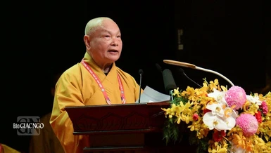 Hòa thượng Thích Thiện Nhơn, Chủ tịch Hội đồng Trị sự phát biểu khai mạc Đại hội IX GHPGVN - Ảnh: Quảng Đạo/BGN
