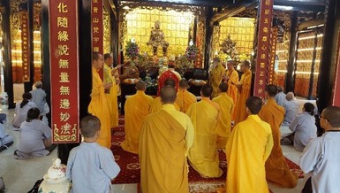 Cử hành an vị tôn tượng Phật tại chánh điện chùa Diệu Ngộ