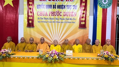 Chư tôn đức chứng minh lễ công bố quyết định bổ nhiệm trụ trì chùa Phước Duyên