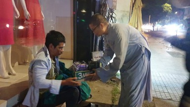 Mang Tết đến với người vô gia cư trong đêm tháng Chạp