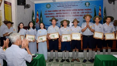 Ban Hướng dẫn Phân ban Gia đình Phật tử tỉnh tổ chức lễ trao chứng chỉ đến các Huynh trưởng