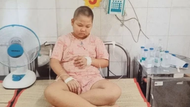 Mở rộng lòng từ: Cháu Đan bị ung thư máu