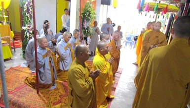 Môn đồ pháp quyến tại lễ nhập kim quan