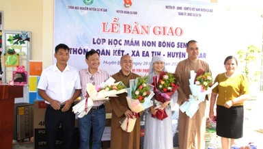Trong ngày vui bàn giao lớp học mầm non Bông Sen 