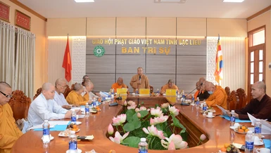 Thượng tọa Thích Giác Nghi chủ trì buổi họp của Ban Thường trực Ban Trị sự tỉnh