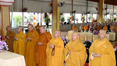 Chư tôn đức chứng minh, Ban Thường trực Ban Trị sự tỉnh niêm hương bạch Phật