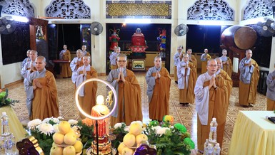 Chư Ni đảnh lễ Tam bảo, cử hành nghi thức Tự tứ, kết thúc khóa An cư kiết hạ Phật lịch 2567