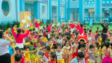 Các đơn vị Phật giáo tạo điều kiện cho các cháu thiếu nhu vui Tết Trung thu