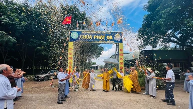  Thượng bảng hiệu chùa Phật Đà