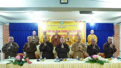 Chư tôn đức Ban Thường trực Ban Trị sự GHPGVN tỉnh triển khai các nội dung quan trọng với Ban Trị sự H.Nhơn Trạch