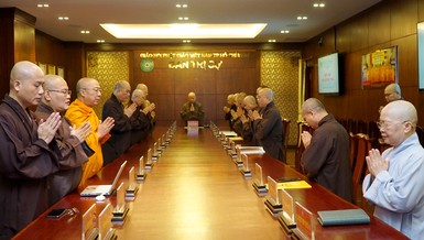 Niệm Phật cầu gia bị trước buổi họp 