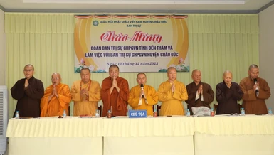 Niệm Phật cầu gia hộ trước buổi làm việc tại chùa Như Ý