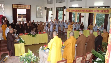 Đoàn Ban Thường trực Ban Trị sự GHPGVN tỉnh làm việc với Tăng Ni GHPGVN H.Long Điền