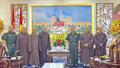  Chư tôn đức Ban Trị sự GHPGVN TP.HCM chúc mừng ngày truyền thống của Quân đội Nhân dân Việt Nam