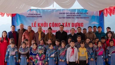 Trong ngày vui khởi công xây dựng Điểm trường Xà Khái Tủng cho học sinh