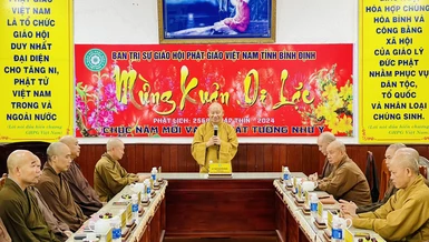 Hòa thượng Thích Nguyên Phước chủ trì buổi họp mặt đầu năm của Ban Thường trực