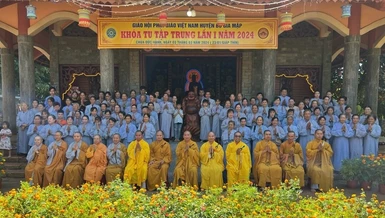 Khóa tu của Tăng, Ni, Phật tử H.Bù Gia Mập tại chùa Hạnh Đức