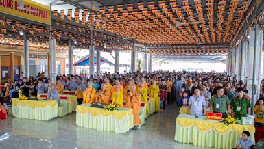 Chư tôn đức, các quý khách tham dự