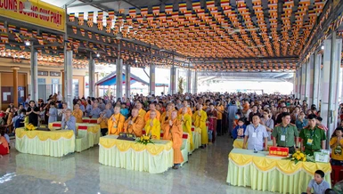 Chư tôn đức, các quý khách tham dự