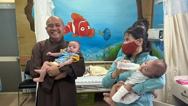 Hai bé được tu viện Kim Cang tài trợ chi phí mổ tim để được khỏe mạnh