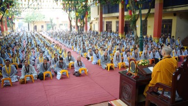 Khóa tu Bát Quan trai của Phật tử tại chùa Bằng