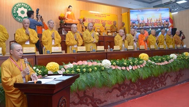 Chư tôn đức niệm Phật cầu gia hộ