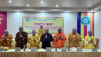 Chư tôn đức niệm Phật cầu gia hộ