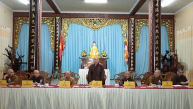 Hòa thượng Thích Minh Nhật phát biểu tại buổi họp
