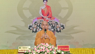 Hòa thượng Thích Hạnh Thể phát biểu chỉ đạo tại tọa đàm "Đức Phật và lời dạy của Ngài trong đời sống hiện thực”