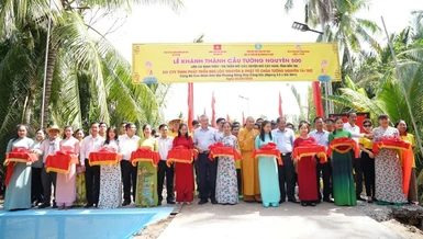 Cắt băng khánh thành cầu Tường Nguyên 500 - Ảnh: TN