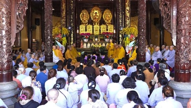 Đoàn Ban Trị sự GHPGVN tỉnh Hậu Giang thăm trường hạ Ni chùa Giác Hoa